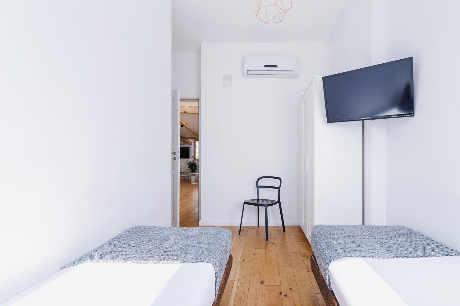 קרקוב 2 Bedroom Apartment With Terrace- Pilsudskiego 11 מראה חיצוני תמונה
